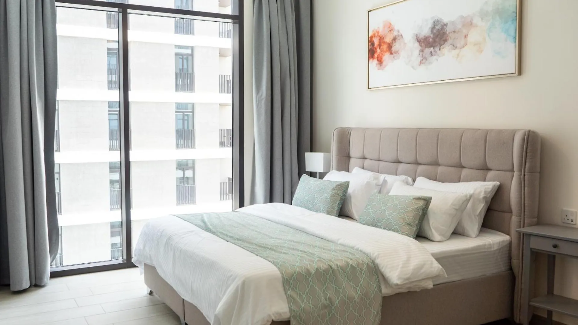 Elegant 2 Bedroom Apartment In Sobha Hartland Dubaï